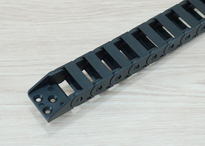 10 X 20 mm Cable Drag Chain R18mm ยาว 1M และ End Connectors (Bridge open outside)