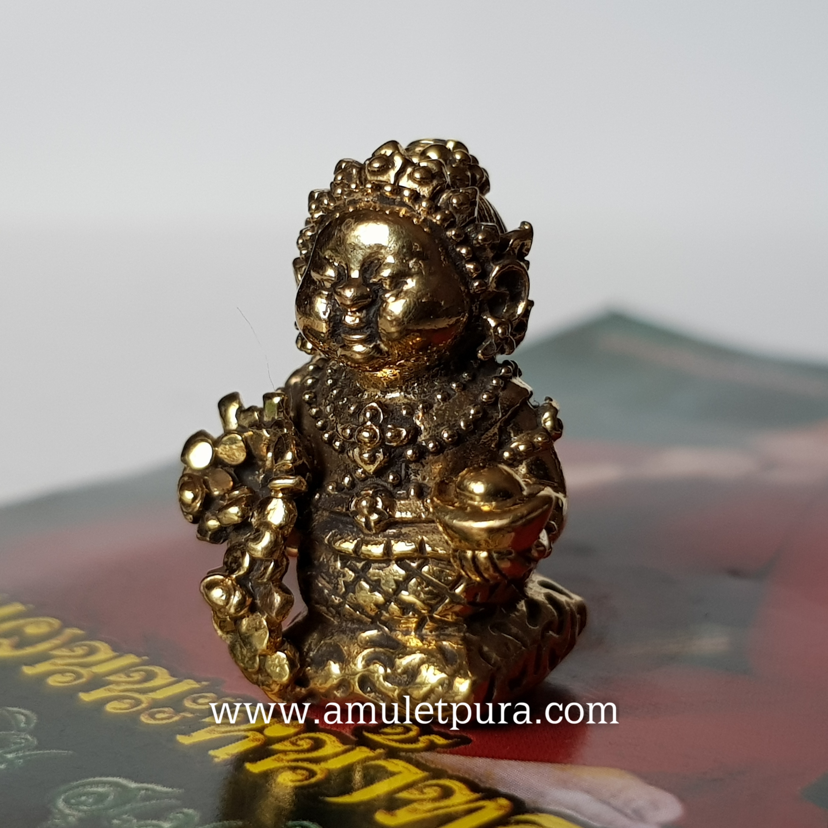 กุมารีดูดทรัพย์รับเงิน ชุดเหรียญเงิน (ทองเหลืองอุดมวลสารฝังตะกรุด) ปี54 ครูบาสุบิน สำนักสงฆ์บ้านร้านตัดผม จ.ชุมพร (มีโค้ด)