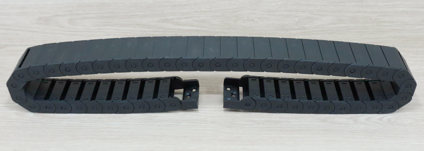 15 x 40 mm Cable Drag Chain R28mm ยาว 1M และ End Connectors (Semi-Enclosed)