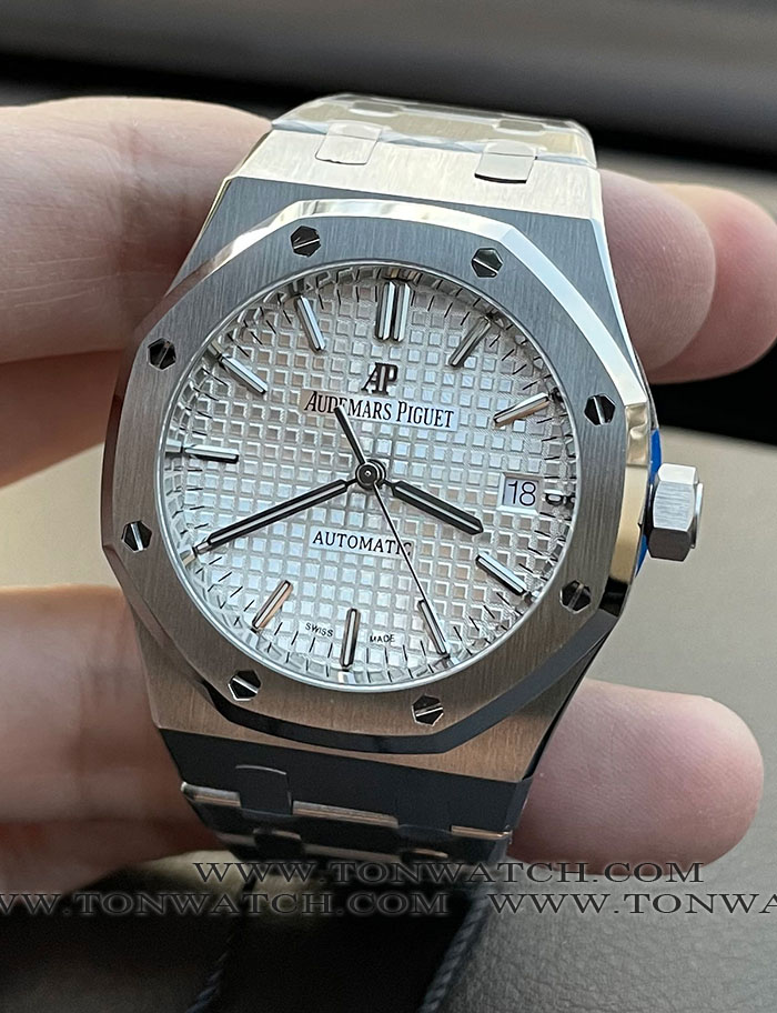 AP Royal Oak 15450 WHITE 37mm. ZF