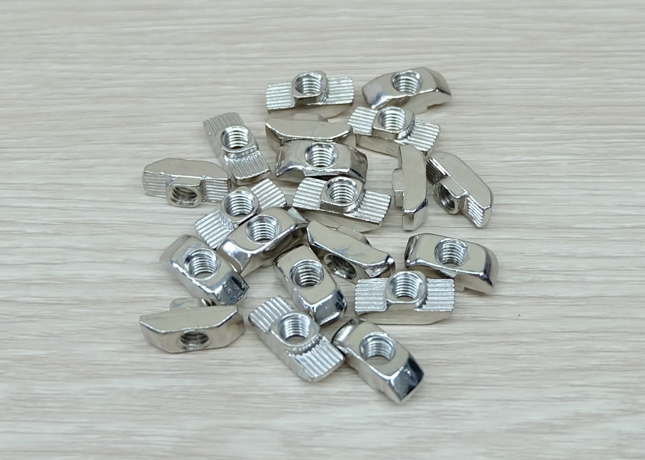 Free Nut M6 (20 ตัว/ชุด) สำหรับ Series 40 Alu Profile