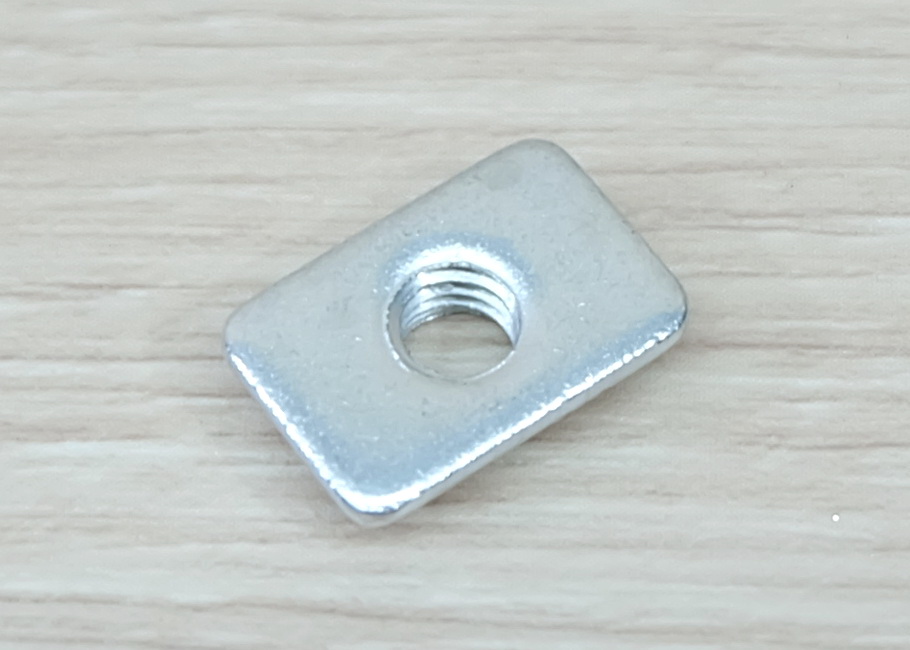 Flat T-Nut M5 Zn-plated (ชุด 20 ชิ้น)