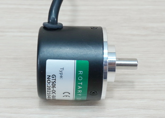 1024P/R Rotary Encoder (GTS06-OC-RA1024A-2M) Shaft 6mm, NPN, 5-24VDC, Cable 2M