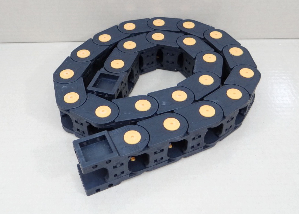 20 X 25 mm Cable Drag Chain R55mm ยาว 1M และ End Connectors (Bridge opening)