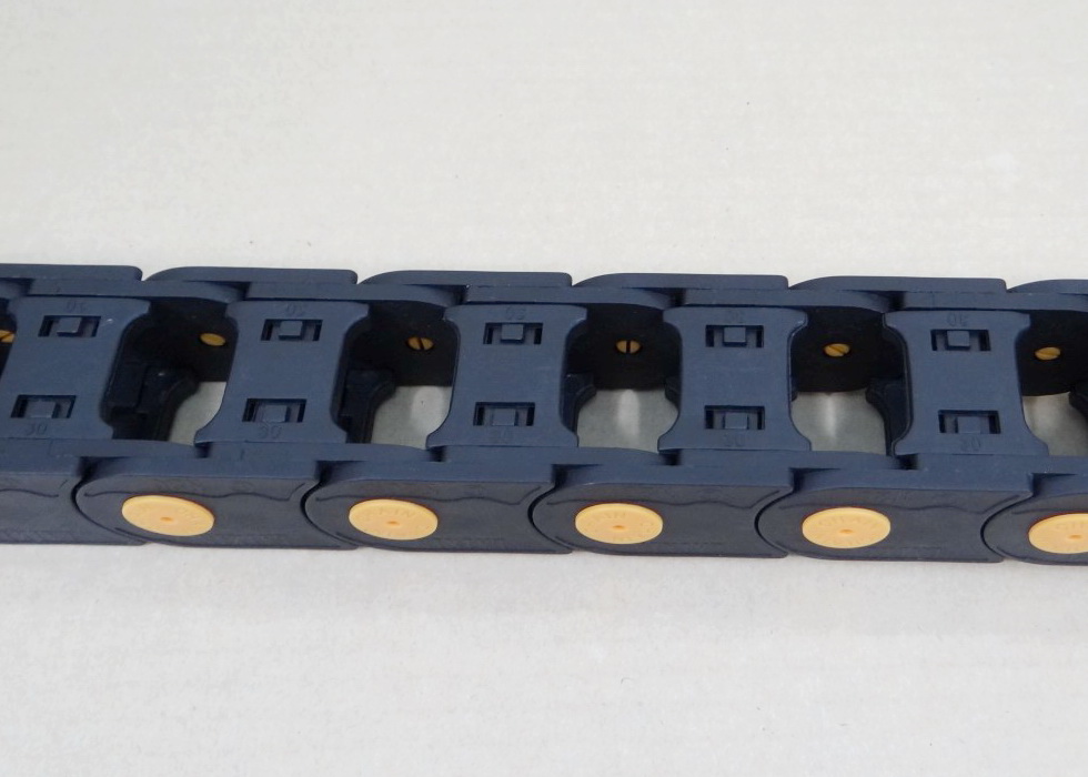20 X 30 mm Cable Drag Chain R55mm ยาว 1M และ End Connectors (Bridge opening)