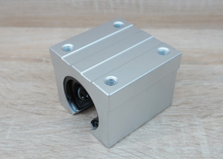 SBR30GA (ร่องเหล็ก ทนทานสูง) Steel Retainer - Aluminum Linear Ball Bearing Block