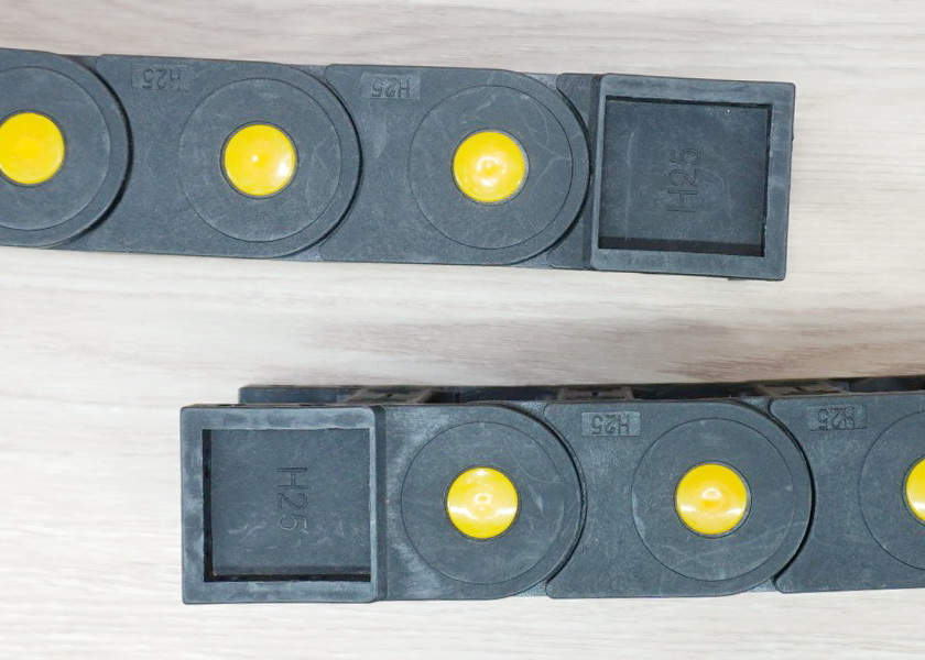 25 X 50 mm Cable Drag Chain R55mm ยาว 1M และ End Connectors (Bridge opening)