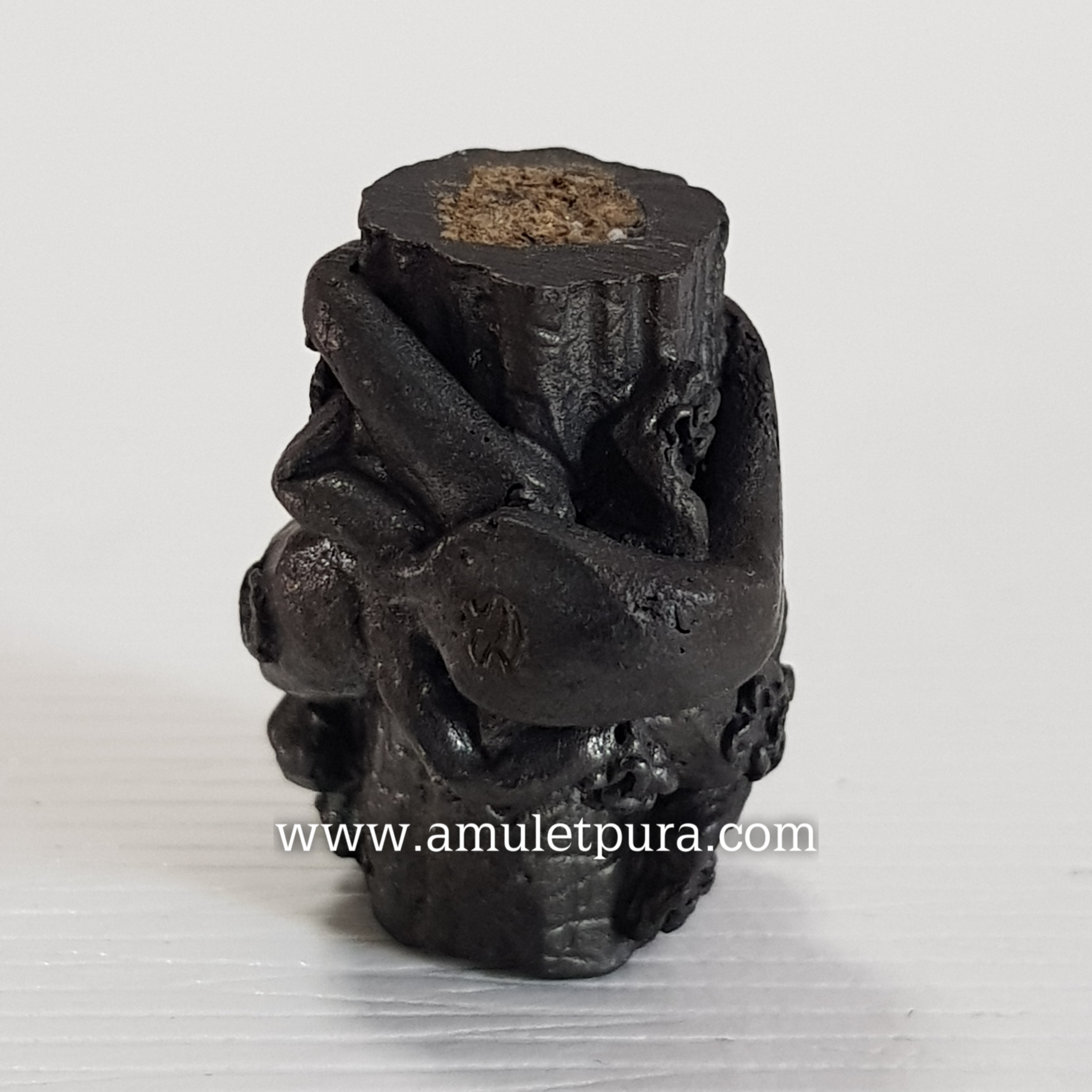 จิ้งจกเกี้ยวมหาเสน่ห์(โลหะชนวนโบราณรมดำ อุดกริ่งและมวลสาร)พระอาจารย์ปราโมท วัดเขาชะงุ้ม จ.ราชบุรี