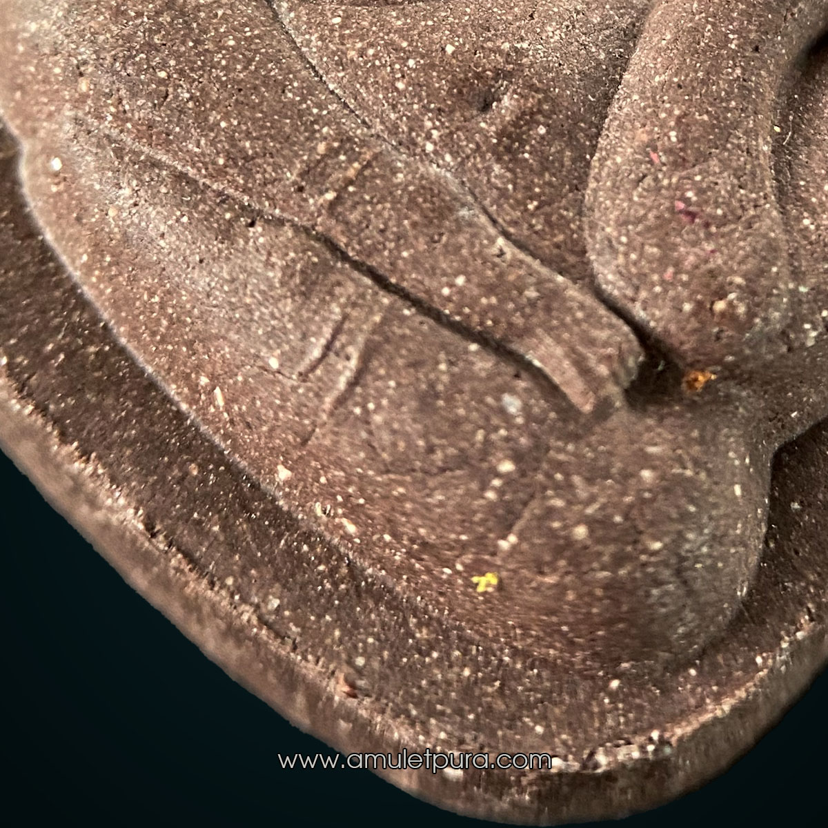 พระปิดตาปลดหนี้ รุ่นแรก หลวงปู่มหาศิลา (เนื้อผงไม้ตะเคียน บล็อกกรรมการ กำไรโค้ง) ปี63 สวนสงฆ์แกเปะ วัดโพธิ์ศรีสะอาด จ.กาฬสินธุ์ (ปลุกเสกในพระธาตุพนม และโบสถ์วัดโพธิ์ศรีสะอาด 9 วัน 9 คืน) สภาพสวย