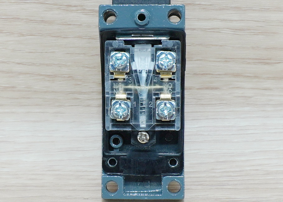 ME(TZ)-8107 Limit Switch AC 250V/5A (Copper Contacts) IP64