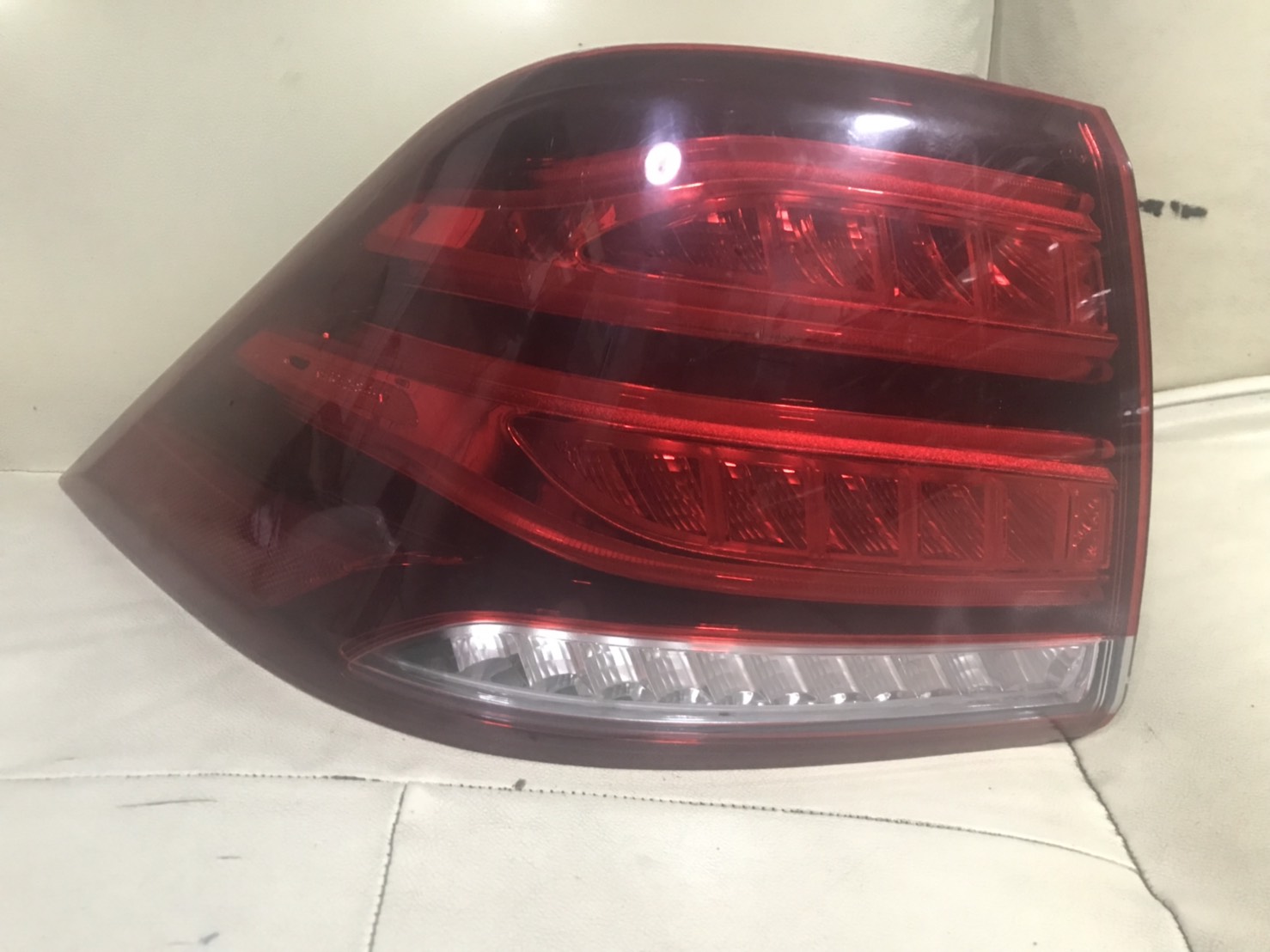 เสื้อไฟท้าย BENZ W166 ML ข้างซ้าย