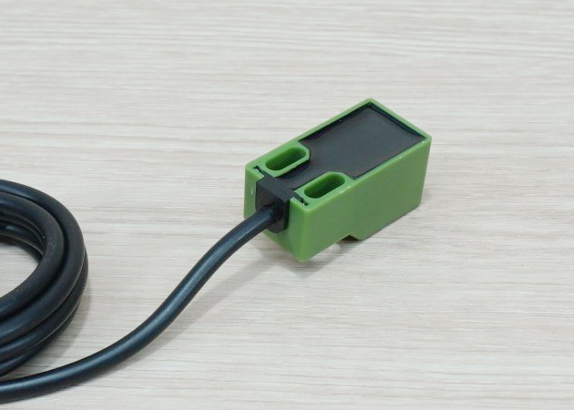 SN04-P2 (PNP, NC ระยะ 4mm) 6-36V DC Inductive Proximity Switch