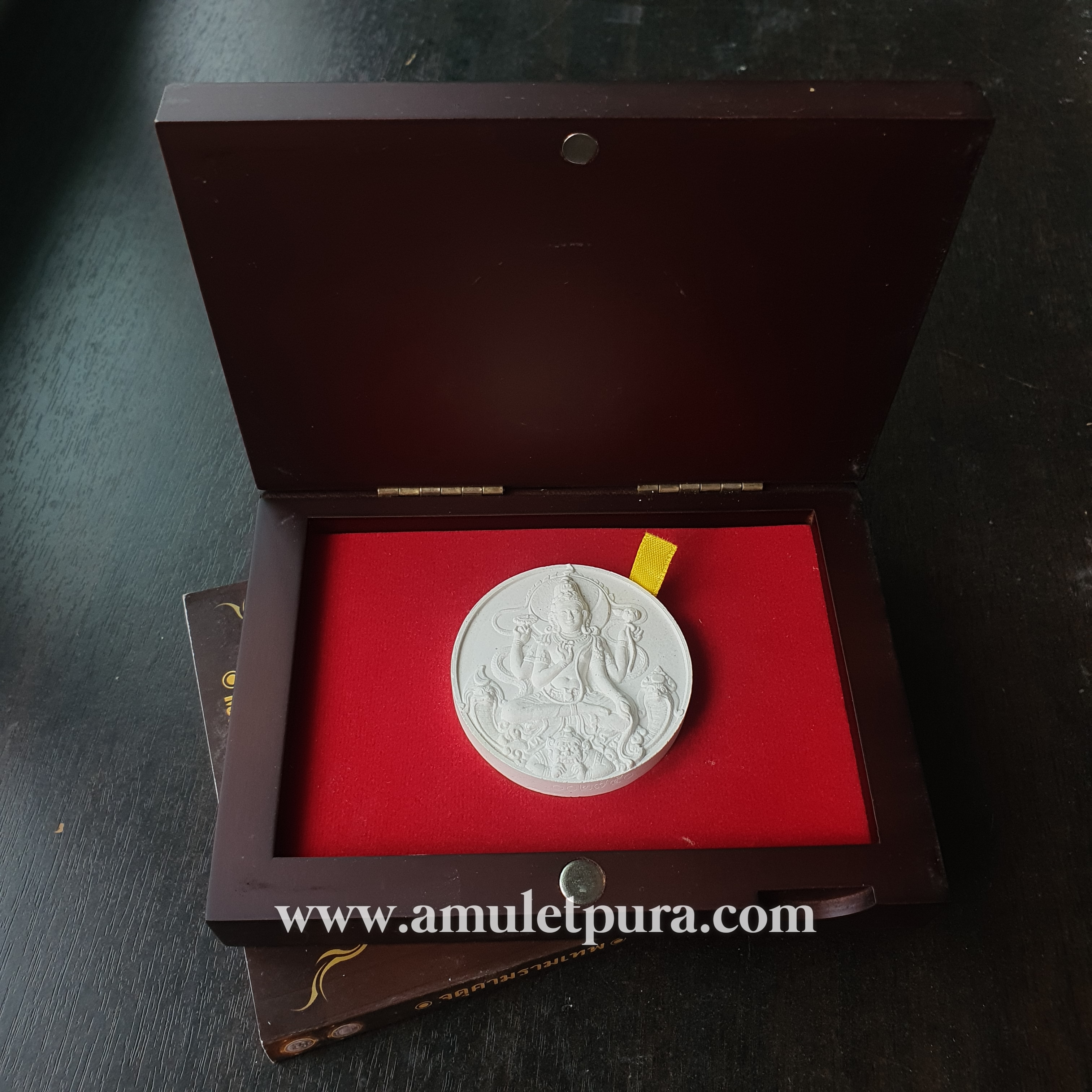 จตุคามรามเทพ รุ่นสัจจะอธิษฐาน (ขนาด 5 ซม. หลังบุโรพุทโธ) ปี50 อ.ลักษณ์ เรขานิเทศ (หลังฝังเม็ดนวโลหะ มีโค้ด หมายเลขกำกับ)