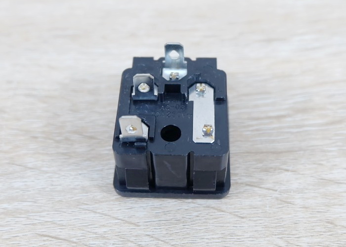 AC-02 Plug Socket 3 Pin Male AC250V พร้อมสวิทช์และฟิวส์ 10A