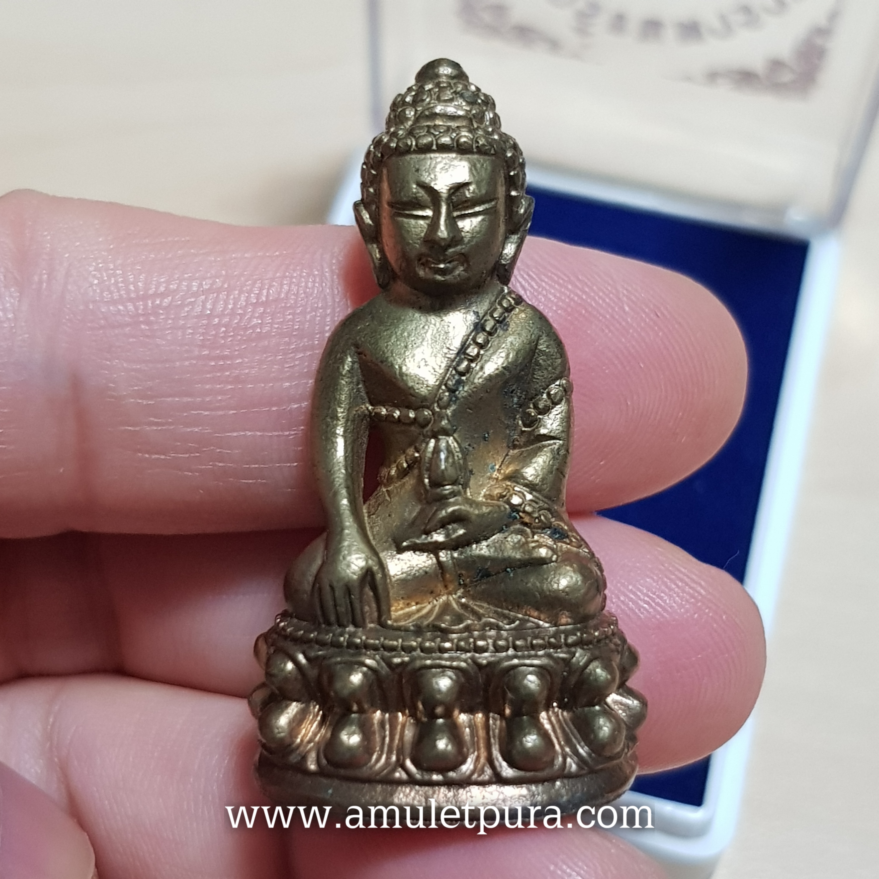 พระกริ่งมหาราช(เนื้อมหาชนวน ก้นทองแดง)ปี60 หลวงปู่ชัชวาลย์ วัดบ้านปูน จ.พระนครศรีอยุธยา(มีโค้ดใต้ฐาน หมายเลข118)
