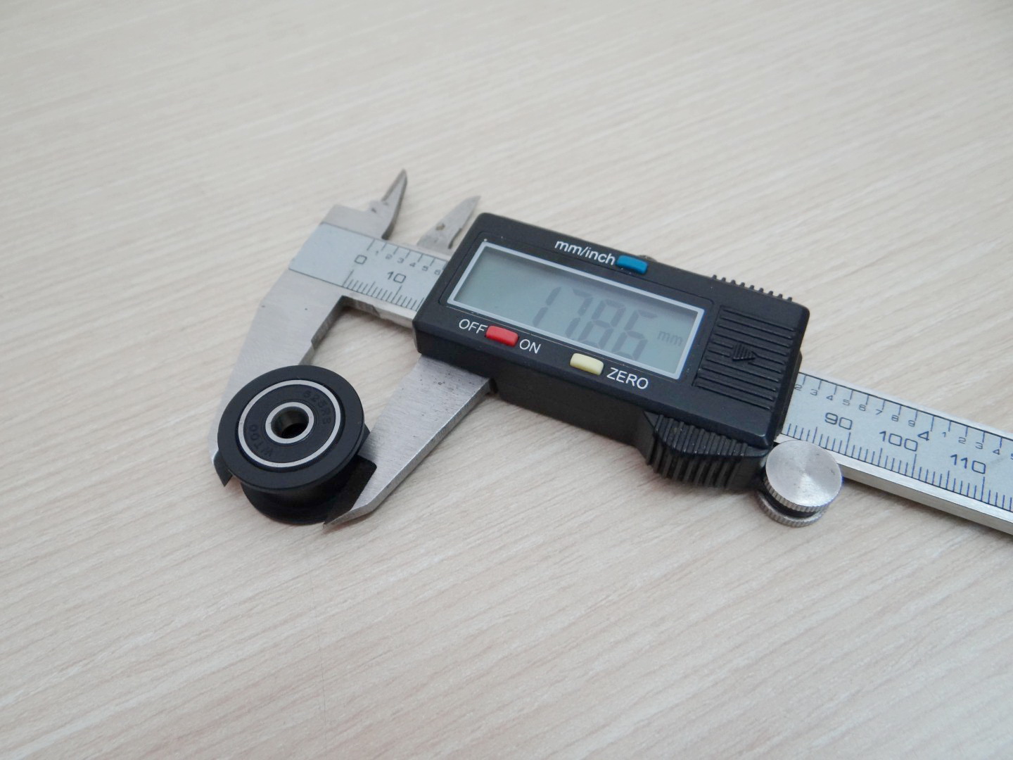 Smooth Idler Pulley Wheel Bore 5mm - 625-2RS