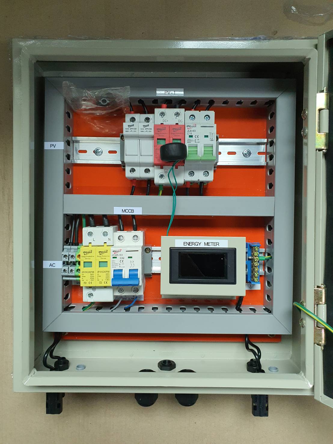 Combiner Box Grid Tie 1Phase ตู้เหล็กใสพร้อมหน้าจอ