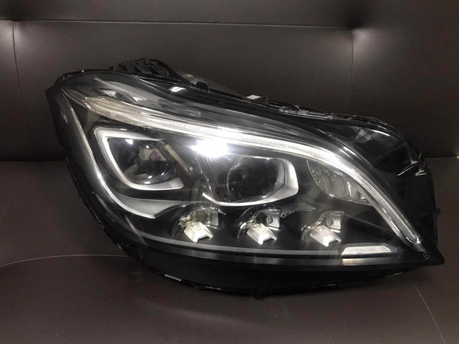 เสื้อไฟหน้า BENZ W 218 เฟรซลิป R