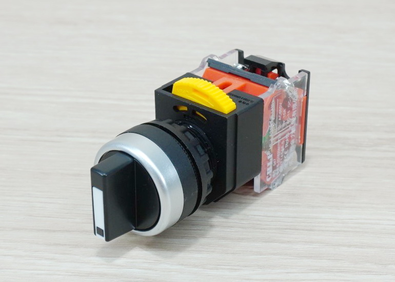 LAY38-20X3 AC415V 10A (3-Position) Industrial Selector Rotary Switch (On-Off-On) self-locking