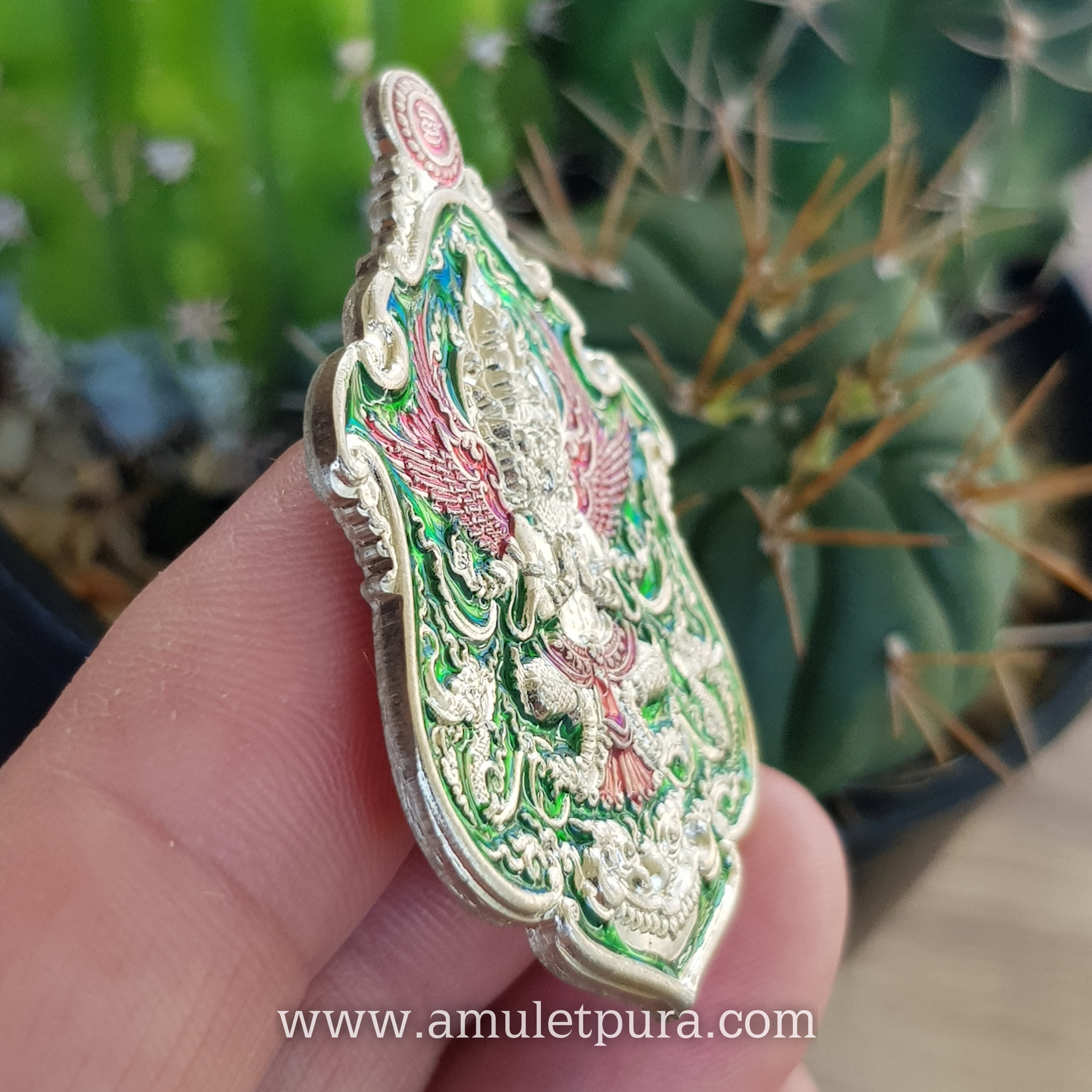 เหรียญพญาครุฑ(เนื้ออัลปาก้าลงยาเขียว-แดง)รุ่นเจ้าสัวเวนไตย ปี63 หลวงพ่อฟู วัดบางสมัคร จ.ฉะเชิงเทรา(มีโค้ด หมายเลข54)