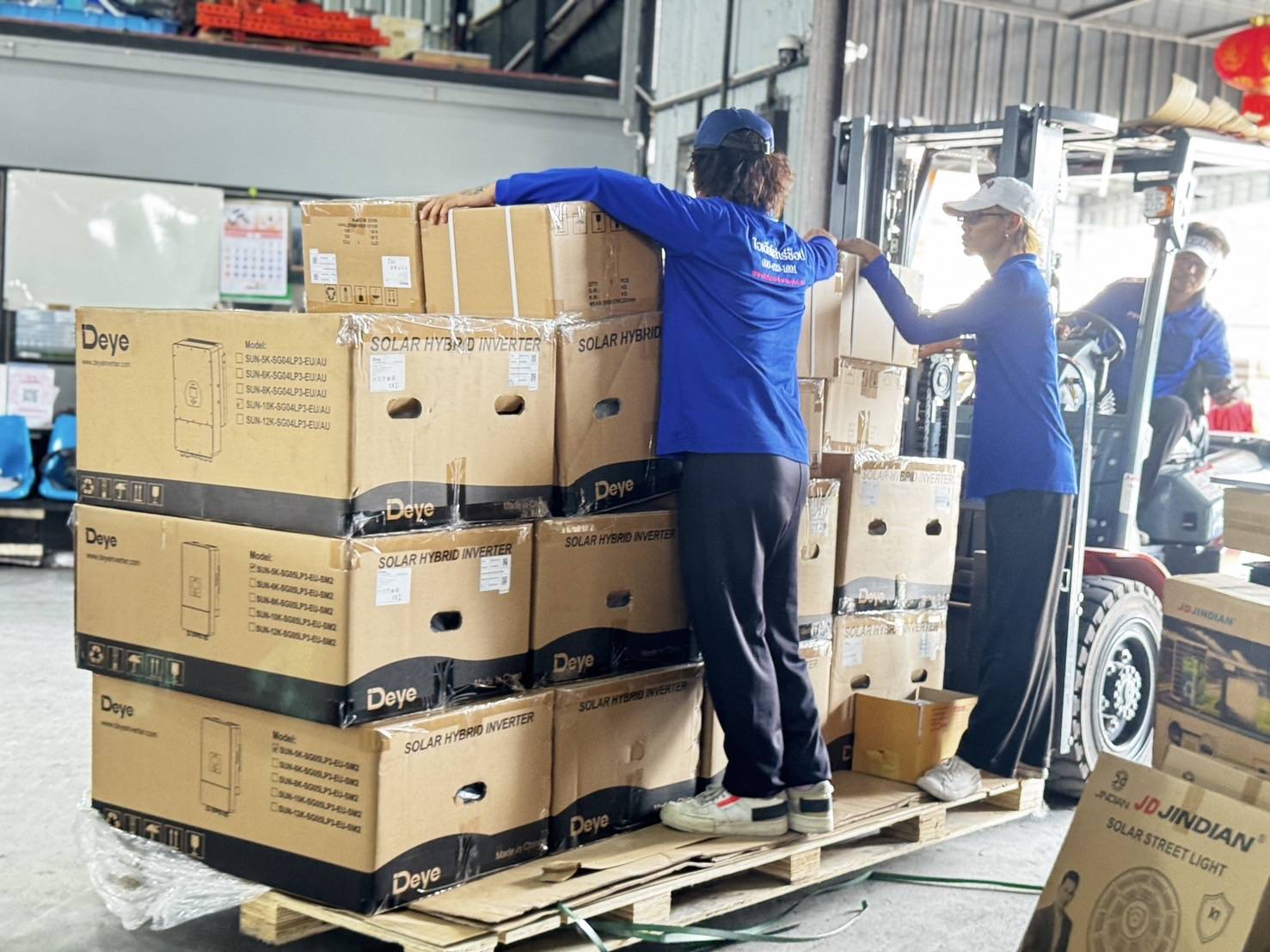 DEYE Inverter 5kw 1Phase SUN-5K-SG04LP1 Fee Wifi กันย้อนในตัว รับประกัน 10ปี