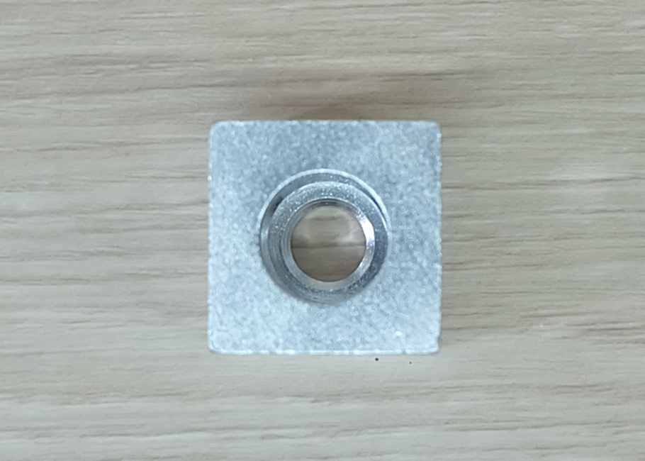 Cube Corner Bracket (Silver)