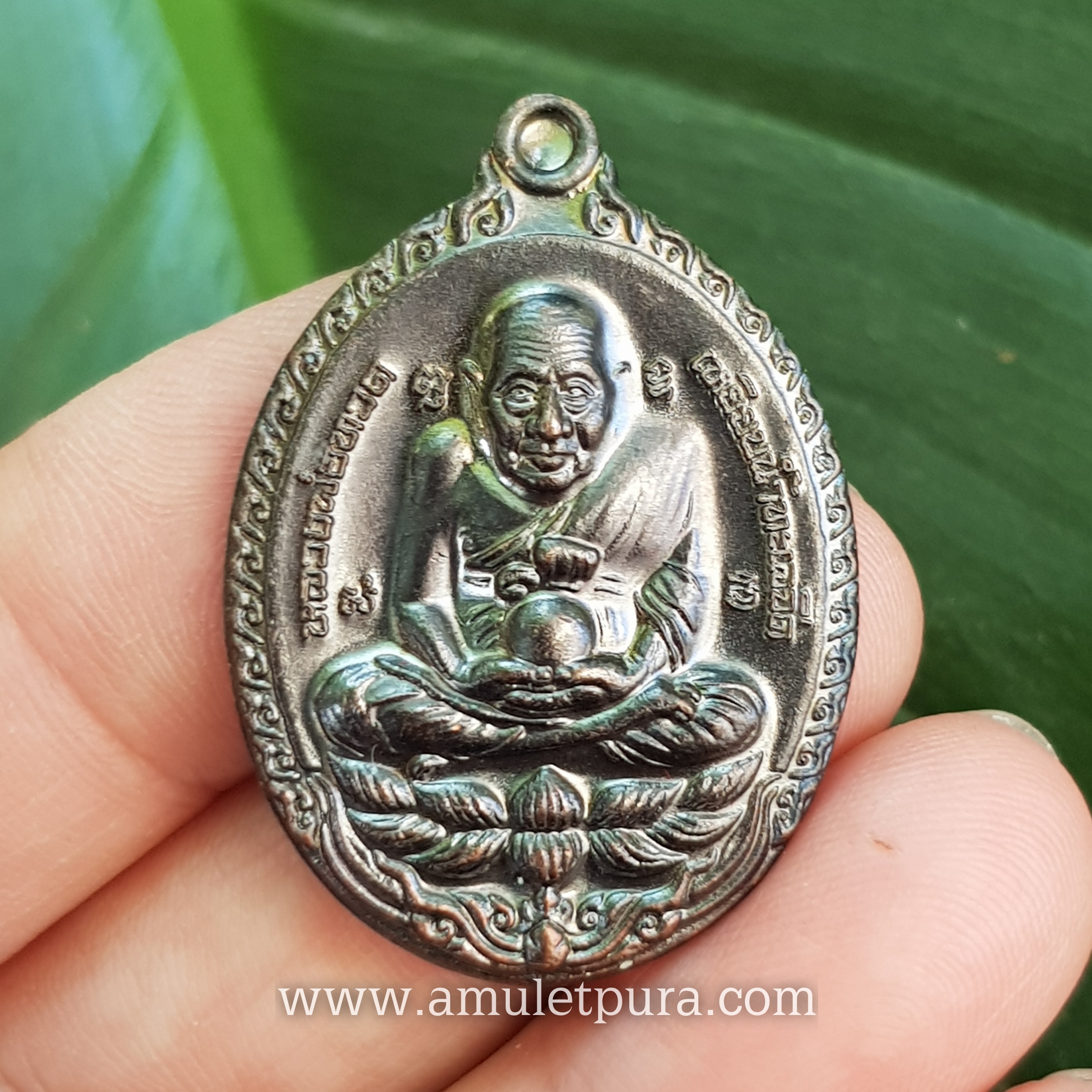 หลวงพ่อทวด (กรรมการ เนื้อทองแดงรมดำปัดวีนอล) รุ่นเปิดโลกเศรษฐี55 ปี55 หลวงปู่ดู่ วัดสะแก จ.พระนครศรีอยุธยา (2โค้ด หมายเลข ก 497)