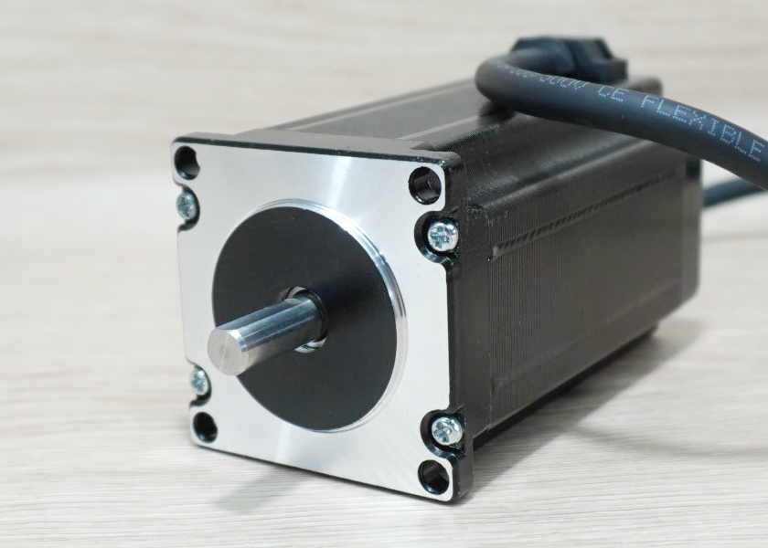 OUKEDA - Stepper Motor (Nema 23) แรงบิด 3.5N.m 4.2A Shaft 8mm (57BYG250H) 1m Cable