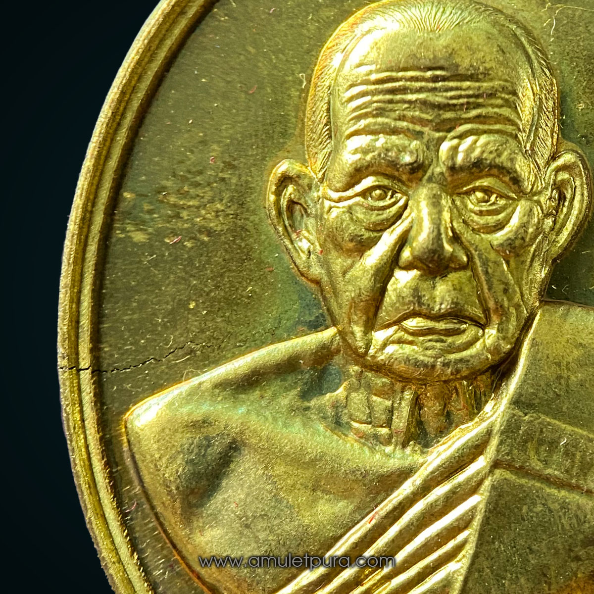 เหรียญโภคทรัพย์ หลังครุฑ เนื้อทองทิพย์ รุ่นแรก ปี54 หลวงปู่ผาด วัดไร่ จ.อ่างทอง (มีโค้ด หมายเลข 3)