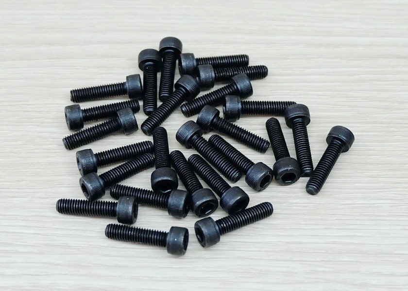 สกรูหัวจมดำ Screw M5 ยาว 20mm (20ตัว/ถุง)