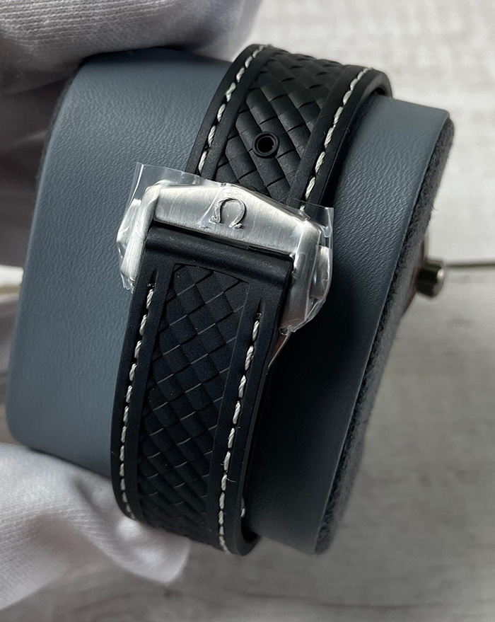 OMEGA WORLDTIMER TITANIUM VSF