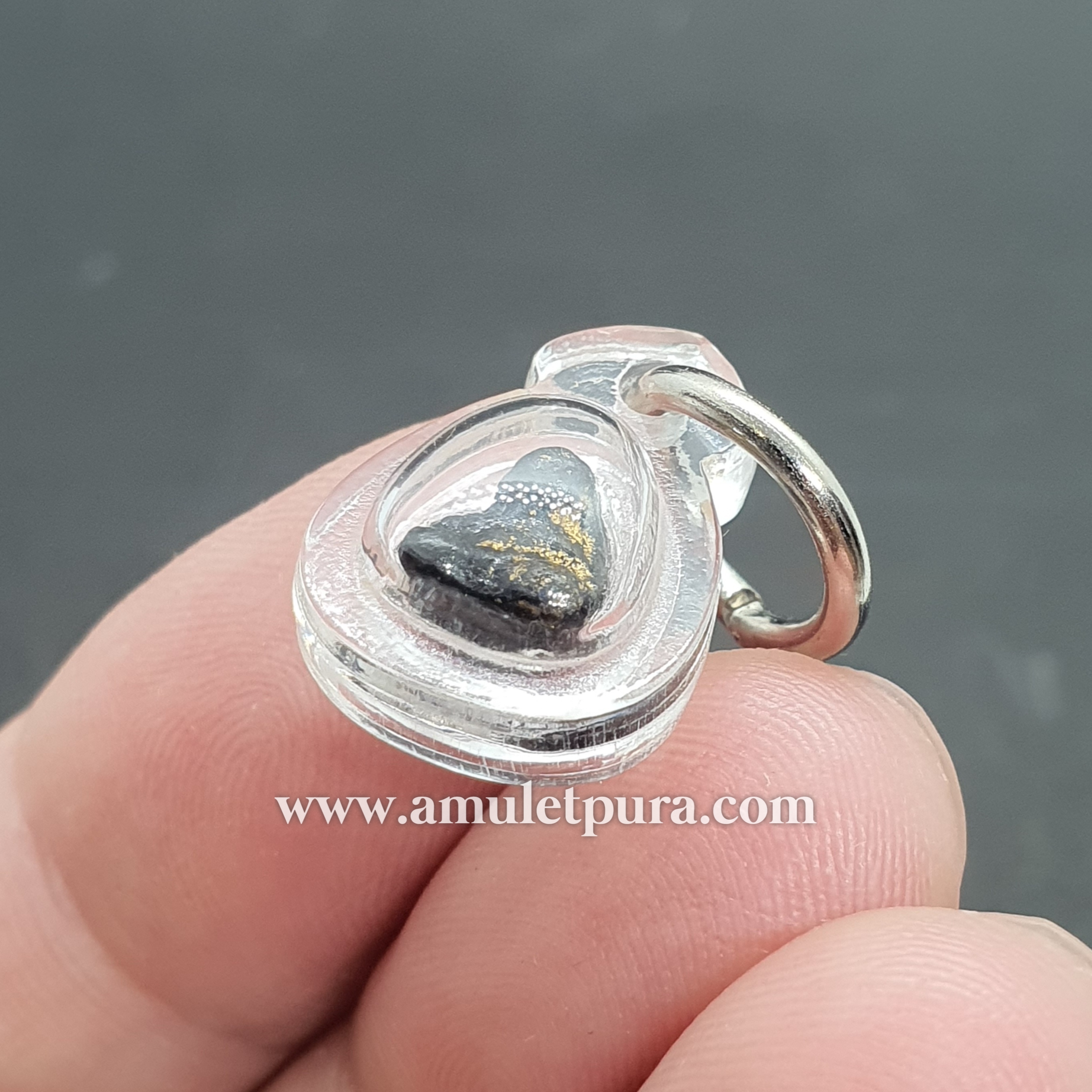 พระปิดตาอุดกริ่งหลวงปู่ศุข (พิมพ์จิ๋ว เนื้อผงคลุกรัก) หลวงปู่ศุข วัดปากคลองมะขามเฒ่า จ.ชัยนาท (พร้อมเลี่ยมกันน้ำ)