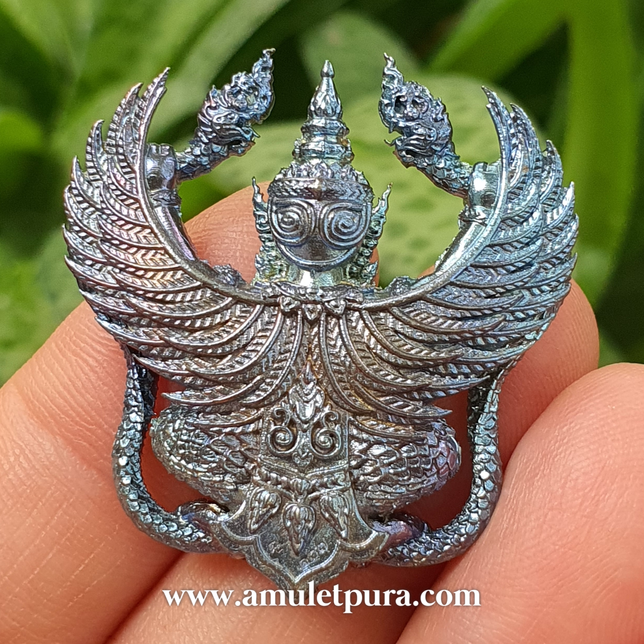 ครุฑยุดนาค(เนื้อเจ้าน้ำเงิน)รุ่นเลื่อนขั้นเศรษฐี ปี62 หลวงพ่อสนั่น วัดกลางราชครูธาราม จ.อ่างทอง(มีโค้ด หมายเลข107)