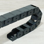 18 x 25 mm Cable Drag Chain R38mm ยาว 1M และ End Connectors (Semi-Enclosed)
