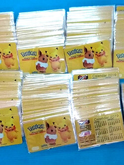 รับทำการ์ดที่ระลึก ผลิตการ์ดปฏิทิน พิมพ์บัตรนักสะสมการ์ด Pvc 0.3 ดัดโค้งงอได้