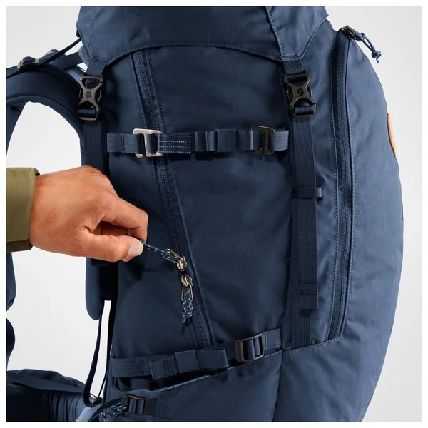 Fjallraven Keb 52 เป้เดินป่าแบบพรีเมี่ยมระบบหลังทำจากไม้ เปิดหน้าได้กว้าง ขนาด 52 ลิตร สำหรับผู้ชายโดยเฉพาะ image 9